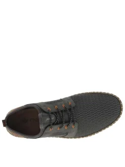 Sneakers en filet ajouré grises anthracite à semelle plate beige