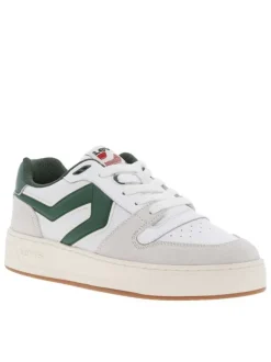 Sneakers multisport blanches et vertes à semelle blanche, lacets plats et logo