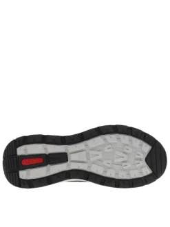 Sneakers noires à semelle plate avec une fermeture à slip-on