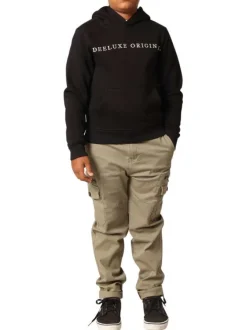 Sweat noir uni avec un col à capuche et une poche traversante