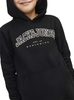 Sweat noir uni avec une coupe droite un col à capuche et des manches longues