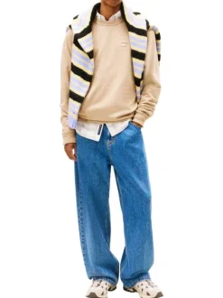 Sweat beige uni avec une coupe droite et des manches longues
