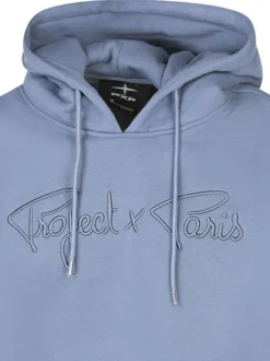 Sweat à capuche bleu uni à coupe droite avec le nom de la marque brodé en relief