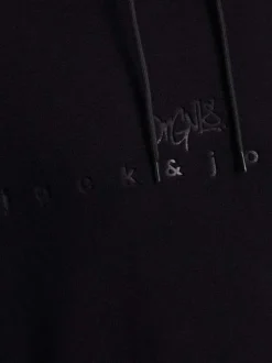 Sweat à capuche noir uni avec une coupe droite et une poche kangourou