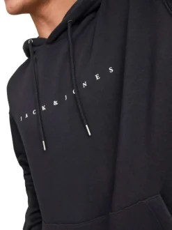 Sweat à capuche noir uni avec une coupe droite et une poche kangourou