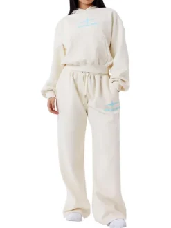Sweat écru uni avec une coupe cropped à capuche et à manches longues