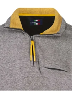 Sweat en coton beige uni avec une coupe droite et un col montant et zippé