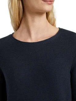 Sweat en coton biologique marine uni avec une coupe ajustée