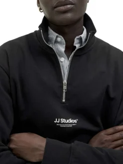 Sweat à manches longues noir uni avec un col camionneur et une coupe droite