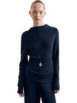 Sweat marine uni en maille fine avec une coupe ajustée et un col montant