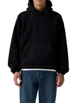 Sweat noir uni en sherpa avec une coupe droite et un col à capuche