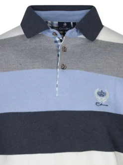 Sweat à rayures bleues, grises et blanches avec un col polo à boutons