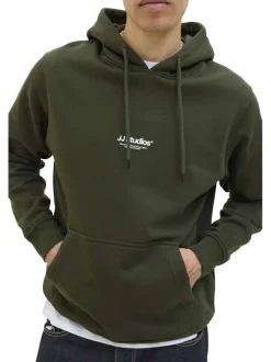 Sweat vert uni avec une coupe droite un col à capuche et des manches longues