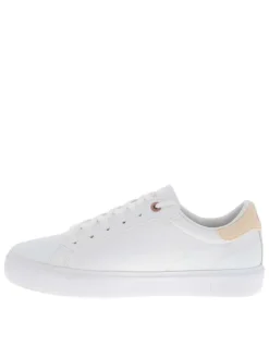 Tennis blanches à talon plat avec des lacets et un logo rose
