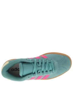 Tennis en cuir bleu canard avec semelle à talon plateau et lacets plats