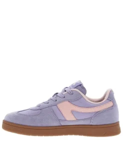 Tennis lilas à talon plat avec semelle marron et lacets plats tressés