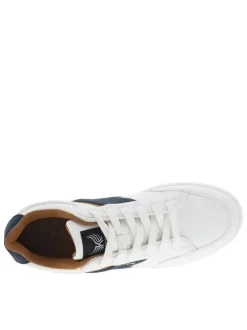 Tennis blanches avec des détails bleus denim à semelle plate et à lacets plats