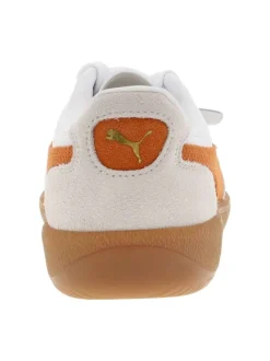 Tennis blanches et oranges avec des empiècements en daim et à lacets plats