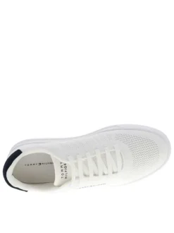 Tennis blanches à talon plat avec le contrefort en nubuck marine