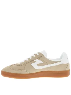 Tennis en cuir beiges en suède à détails blancs et à semelle plate miel