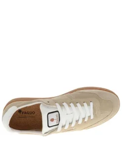 Tennis en cuir beiges à talon plat avec des lacets et revêtement doux