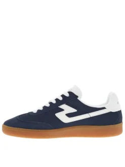 Tennis en cuir bleues marine et blanches en suède à semelle plate miel
