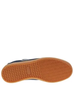 Tennis en cuir bleues marine et blanches en suède à semelle plate miel