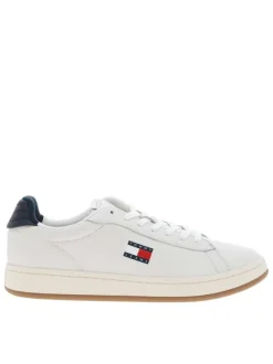 Tennis en cuir écrues à talon plat avec des lacets et un revêtement en grains