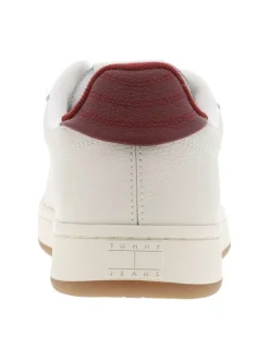 Tennis en cuir ivoire à talon plat avec des lacets et un revêtement en grains