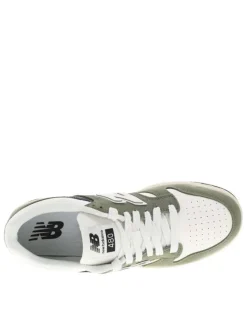 Tennis en cuir kaki avec talon plat avec des lacets tressés