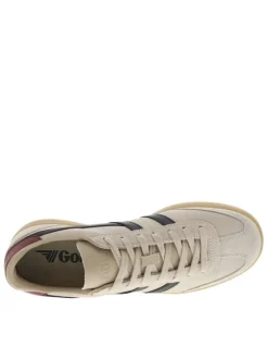 Tennis en cuir taupe en daim avec des empiècements noirs et à lacets plats