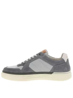 Tennis grises en cuir à talon plat avec des lacets et logo imprimé
