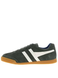 Tennis kaki en cuir nubuck avec un talon plat et des lacets