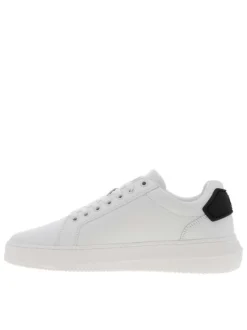 Tennis Malmo en cuir blanches avec semelle à talon plat et à lacets