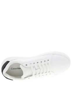Tennis Malmo en cuir blanches avec semelle à talon plat et à lacets