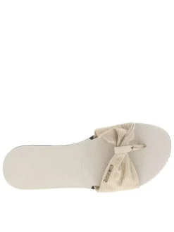 Tongs antidérapantes à entre-doigts liant la sangle vert pastel du coup-de-pied