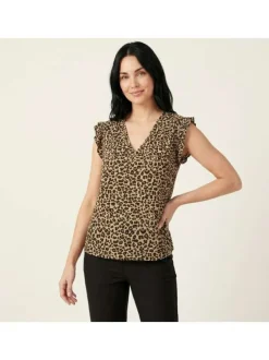 Top beige à motif animalier avec une coupe droite et un col V