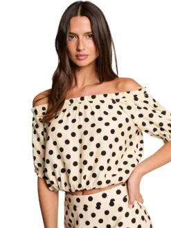 Top beige à motifs pourvu d'une coupe droite et d'un col bateau
