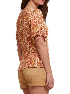 Top brique avec des motifs fleuris à coupe droite avec un col v