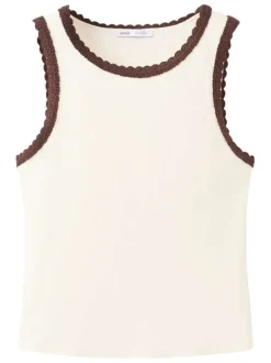Top en coton écru uni avec une coupe moulante et un col rond