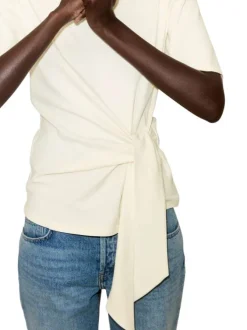 Top en coton jaune uni pourvu d'une coupe droite et d'un noeud sur le côté