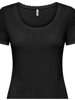 Top en coton noir uni avec une coupe droite et des manches courtes