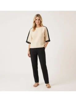Top en lin beige uni pourvu d'une coupe droite et de manches longues