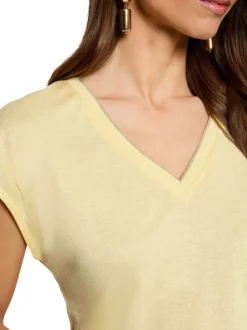 Top jaune uni chic pourvu d'une coupe droite et d'un col en V