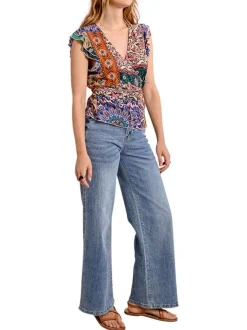 Top manches courtes multicolore fleuri avec une coupe droite et un col v