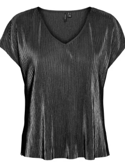 Top noir uni avec une coupe droite et des manches courtes