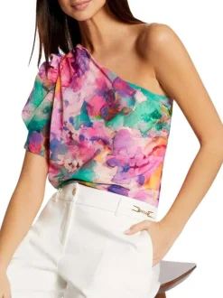 Top à épaules asymétrique multicolore imprimé abstrait avec une coupe droite