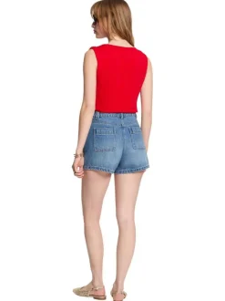 Top rouge sans manche à coupe ajustée pourvu d'un col rond drapé