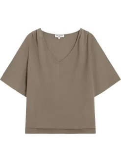Top taupe uni fluide avec une coupe large et des manches courtes