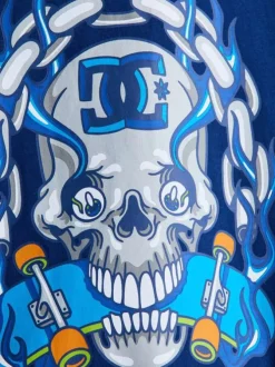 T-shirt en coton bleu électrique uni avec une coupe droite et un col rond